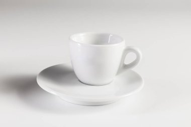 Seramik espresso fincan beyaz arka plan üzerinde