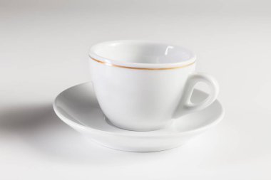 Seramik espresso fincan beyaz arka plan üzerinde