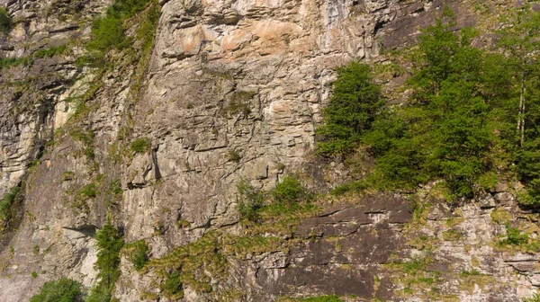 Pared rocosa, vista aérea cerca de Rossa en Ticino — Foto de Stock