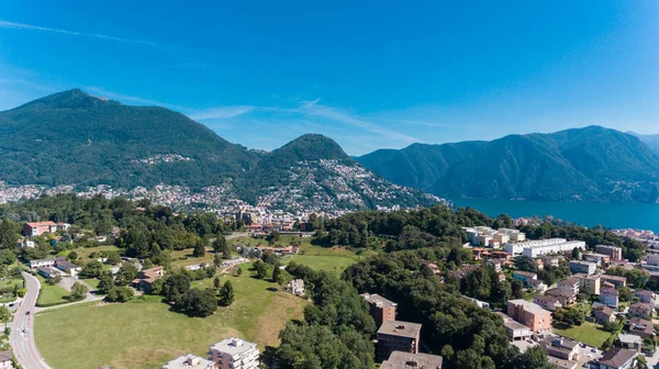 Panorama van Lugano in Ticino — Stockfoto