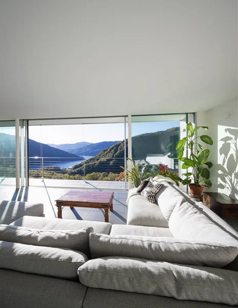 Modern villa iç, oturma odası