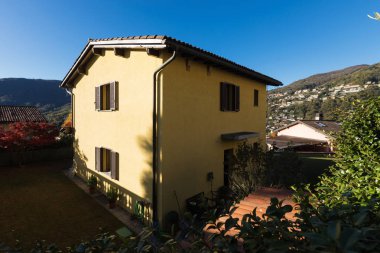 İsviçre dağlarda batırılır evi