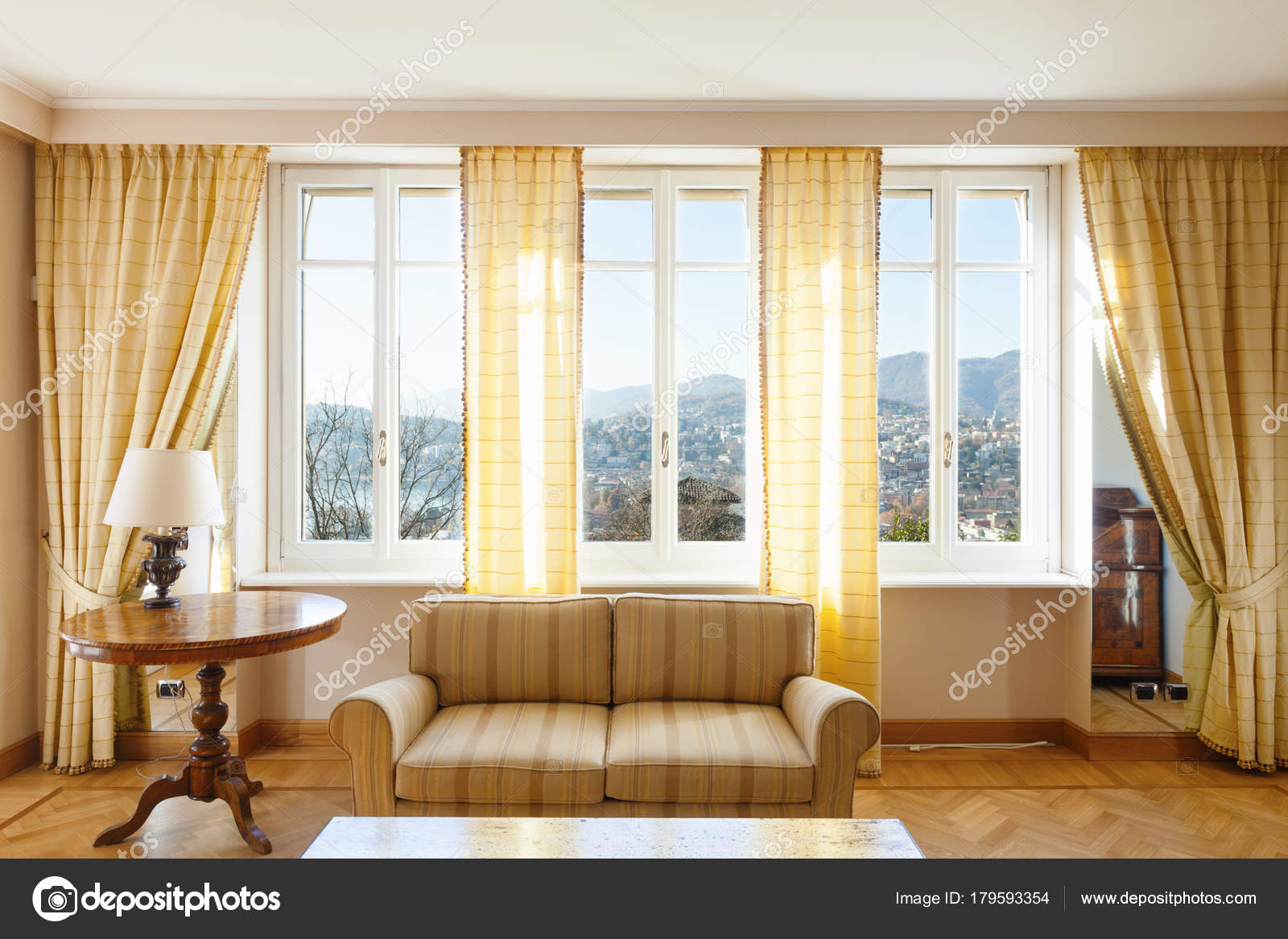 Sárga, berendezett nappali chich — stock fotó © zveiger #179593354