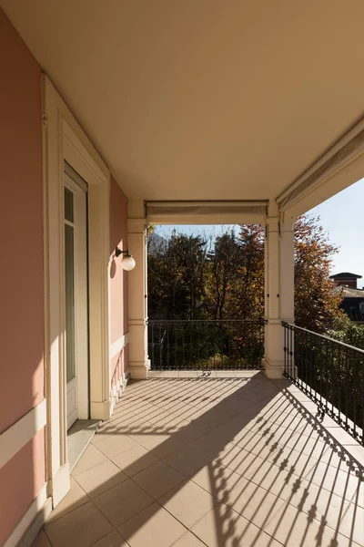 Terrassen i vintage villa — Stockfoto