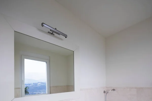 De mermer banyo tamamlandıktan — Stok fotoğraf