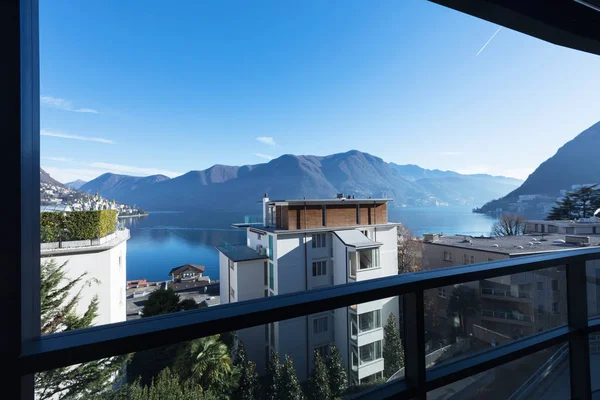 Terraço no lago Lugano — Fotografia de Stock