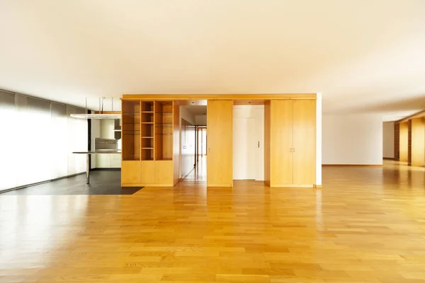 Bello vuoto spazioso appartamento interno — Foto Stock
