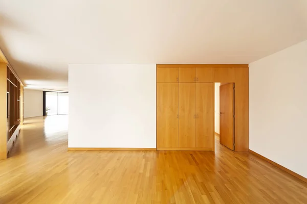 Hermoso vacío espacioso apartamento interior —  Fotos de Stock