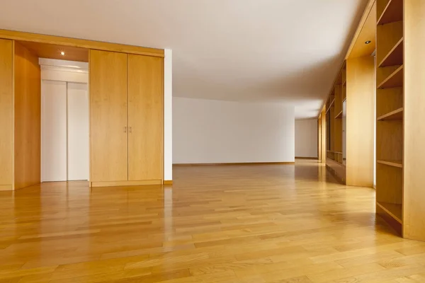 Piękne przestronne mieszkanie puste wnętrze — Zdjęcie stockowe