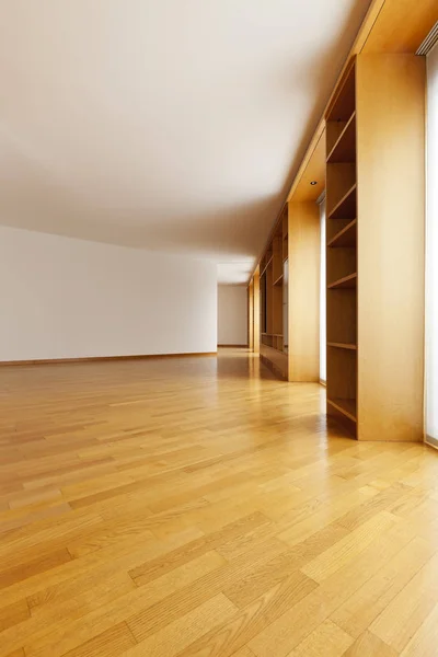 Beautiful empty spacious apartment interior — Stock Photo, Image