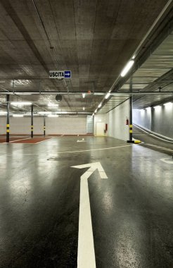 yeni yer altı otoparkı, boş