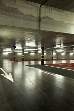 yeni yer altı otoparkı, boş