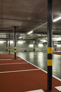 yeni yer altı otoparkı, boş