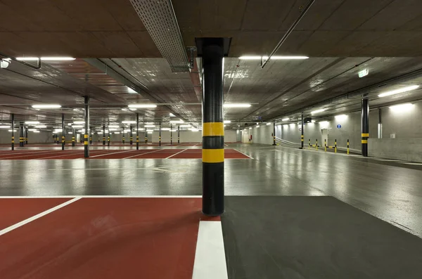 New Underground Parking Empty — Stock Photo, Image