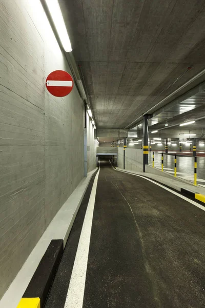 Nouveau Parking Souterrain Signal Interdiction — Photo