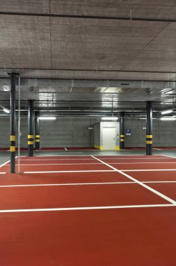 yeni yer altı otoparkı, boş