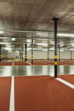 yeni yer altı otoparkı, boş