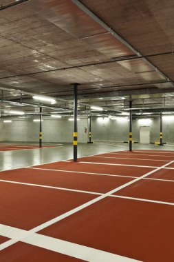 yeni yer altı otoparkı, boş