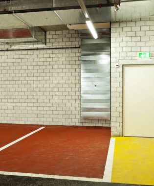 yeni yer altı otoparkı, boş