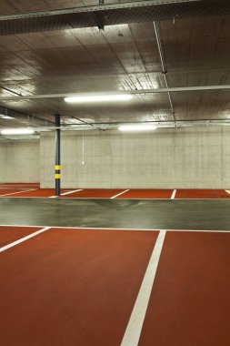 yeni yer altı otoparkı, boş