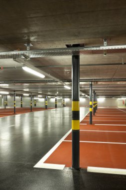 yeni yer altı otoparkı, boş
