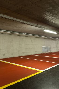 yeni yer altı otoparkı, boş