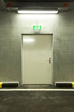 yeni yeraltı otoparkı, çıkış yayalar