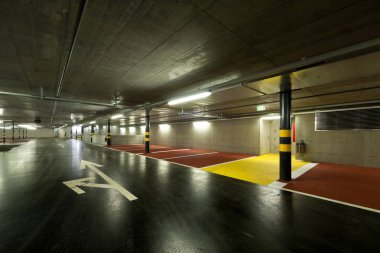 yeni yer altı otoparkı, boş