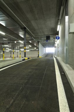 yeni yeraltı Otopark, kimse