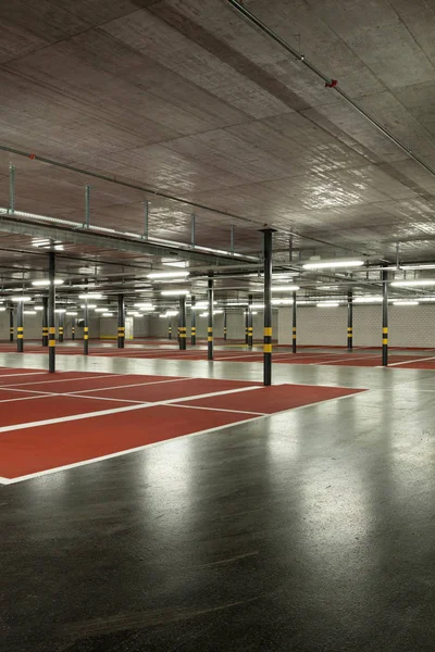 yeni yer altı otoparkı, boş