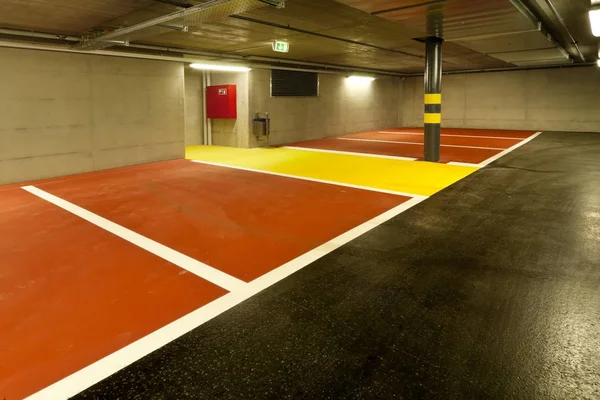 New Underground Parking Empty — Stock Photo, Image