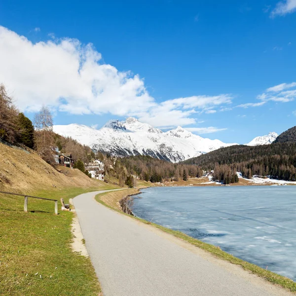 Hermoso Paisaje Montaña Hielo Del Lago —  Fotos de Stock