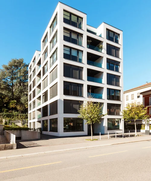 Apartment building — Stock Photo, Image