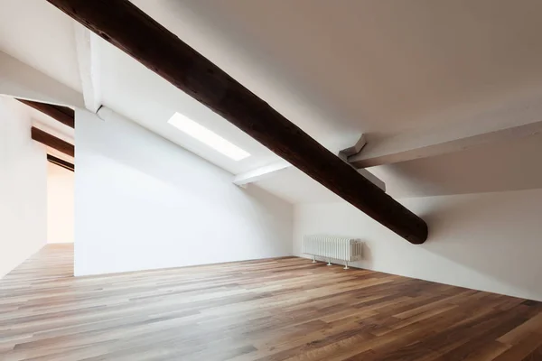 Interior agradável loft, vazio — Fotografia de Stock