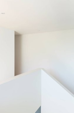 beyaz duvar, ayrıntı