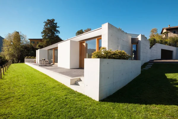 Modern villa — Stockfoto