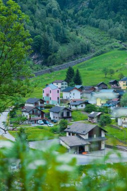 Rossa Köyü tepeden görüntülemek