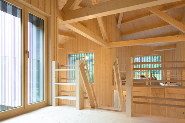 Interieur van modrn houten huis — Stockfoto