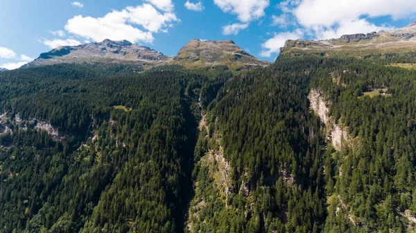 Vista aérea en el cantón de los Grisones en Suiza —  Fotos de Stock