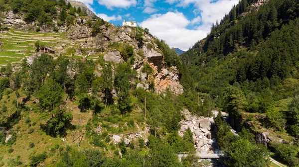 Flygfoto i kantonen Graubünden i Schweiz — Stockfoto