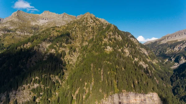 Vista aérea en el cantón de los Grisones en Suiza —  Fotos de Stock