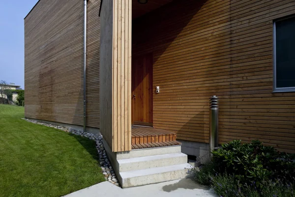 Arquitectura moderna de madera —  Fotos de Stock