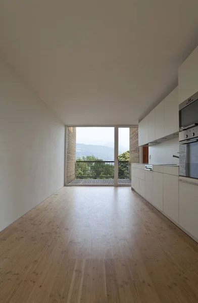 De minimale keuken totaal-wit met houten vloer — Stockfoto