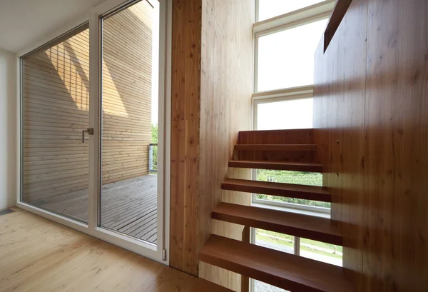 Appartement intérieur en bois — Photo