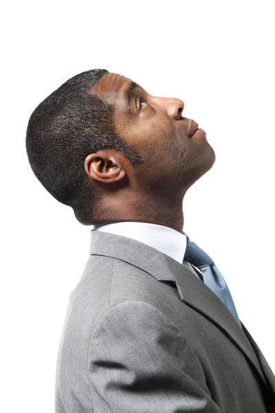 Zwarte zakenman portret pak dragen op witte achtergrond — Stockfoto