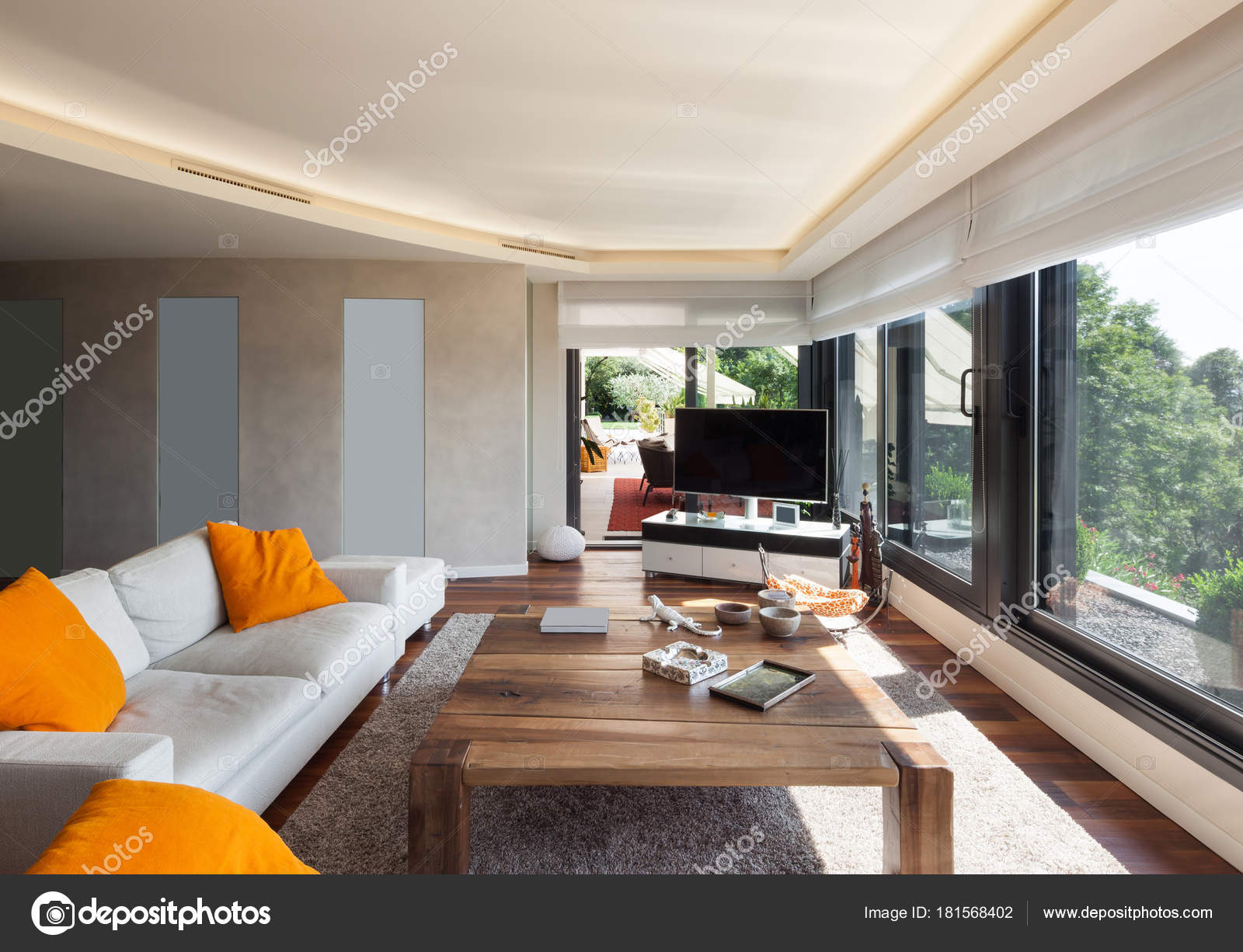 Interieur, schöne Wohnzimmer — Stockfoto © Zveiger #181568402 Interieur, schöne Wohnzimmer — Stockfoto © Zveiger #181568402