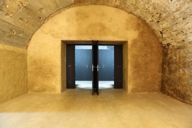 tarihi binada eski mağara