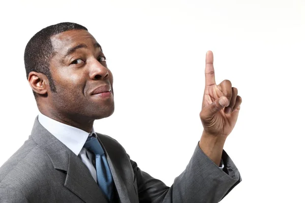 Retrato de hombre de negocios negro con traje sobre fondo blanco — Foto de Stock