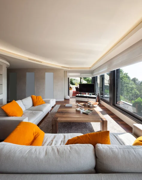 Interiér, krásná obývací pokoj — Stock fotografie
