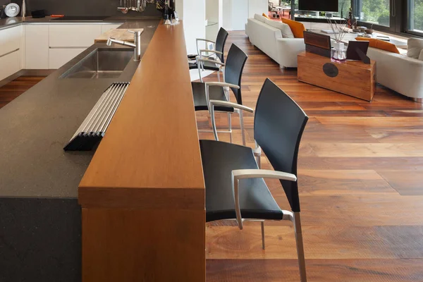 Kitchen of a luxury apartment — Stock Photo, Image